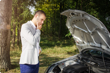 RH Recovery roadside assistance at night